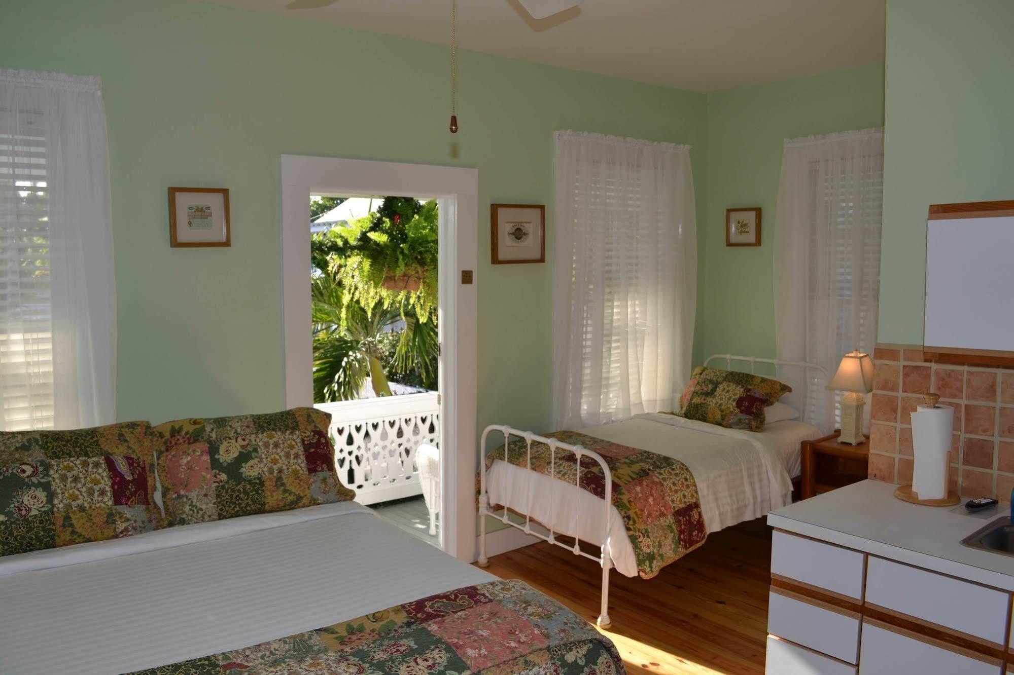 Speakeasy Inn (Adults Only) Кей Уест Екстериор снимка