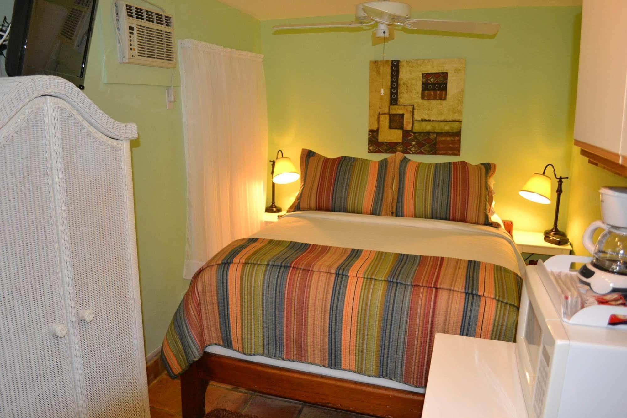 Speakeasy Inn (Adults Only) Кей Уест Екстериор снимка